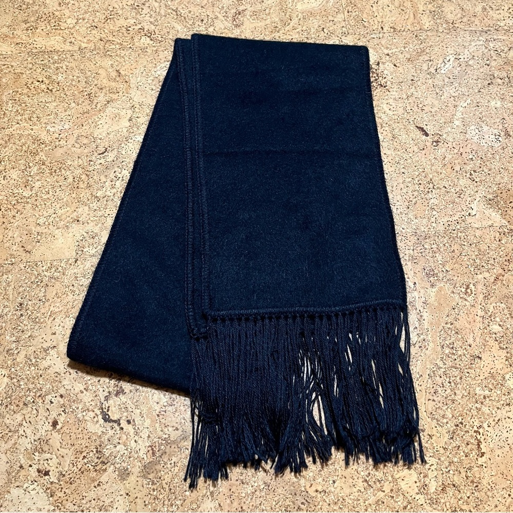 Artesania Textil Ccahuantico Alpaca Wool Black Fringed Scarf